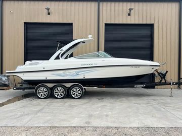 2011 Rinker 276 Captiva Cuddy