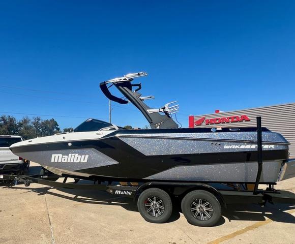 2025 Malibu 22 MXZ