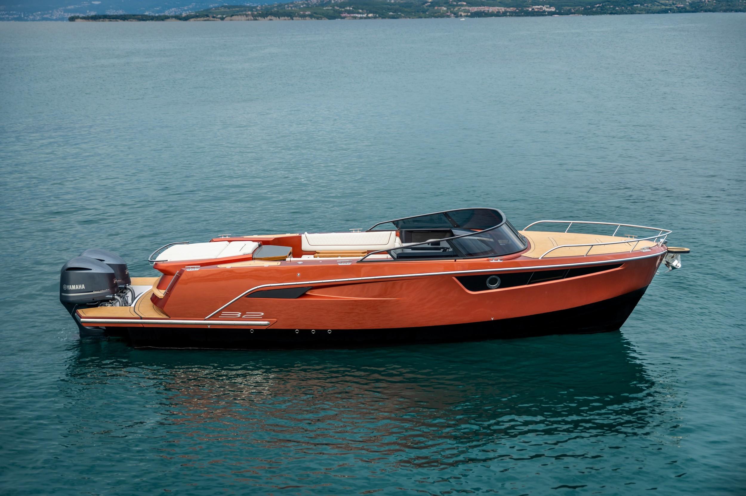2025 Alfastreet 32 Cabin Sport - Outboard Series