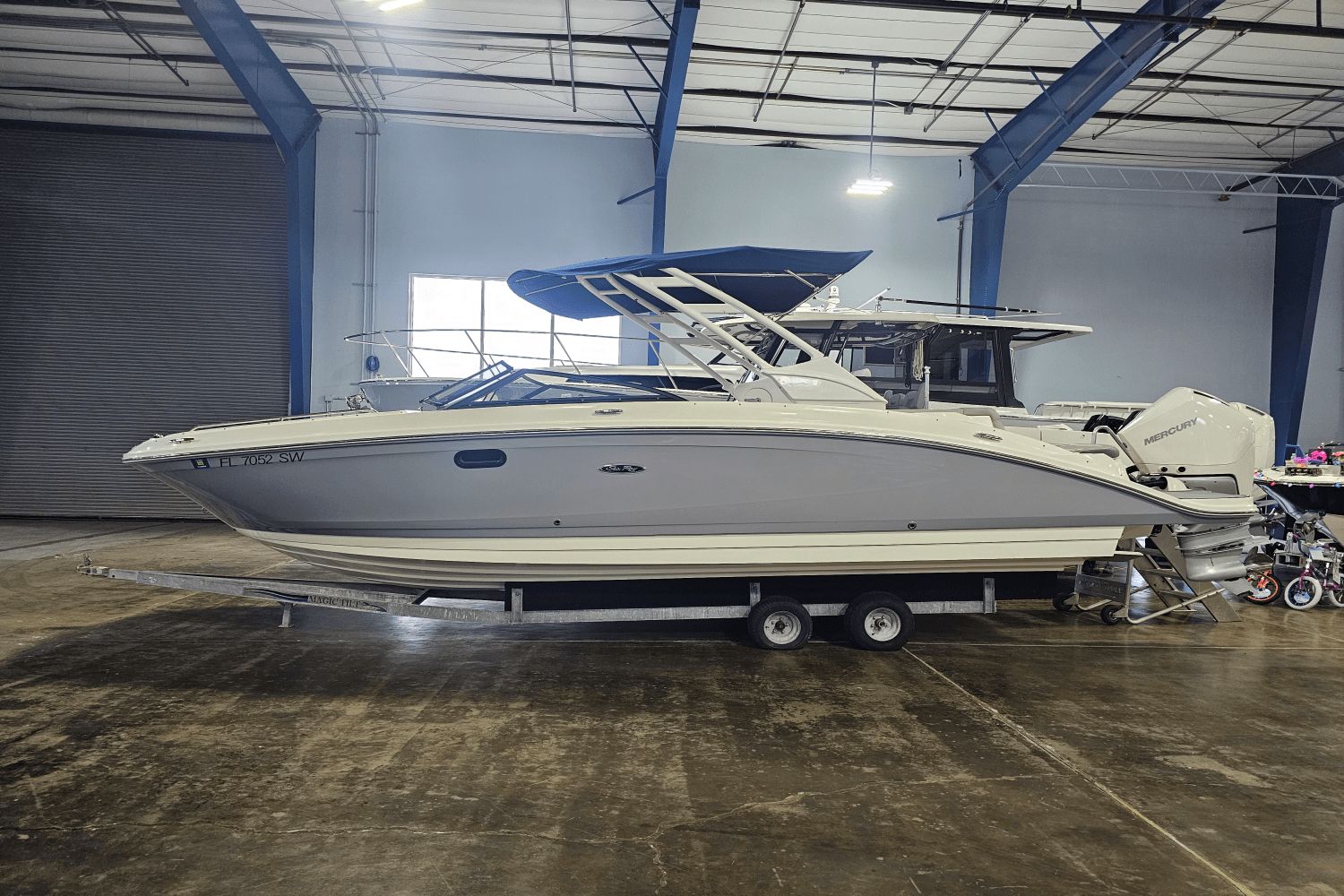 2021 Sea Ray 270 Sundeck Outboard