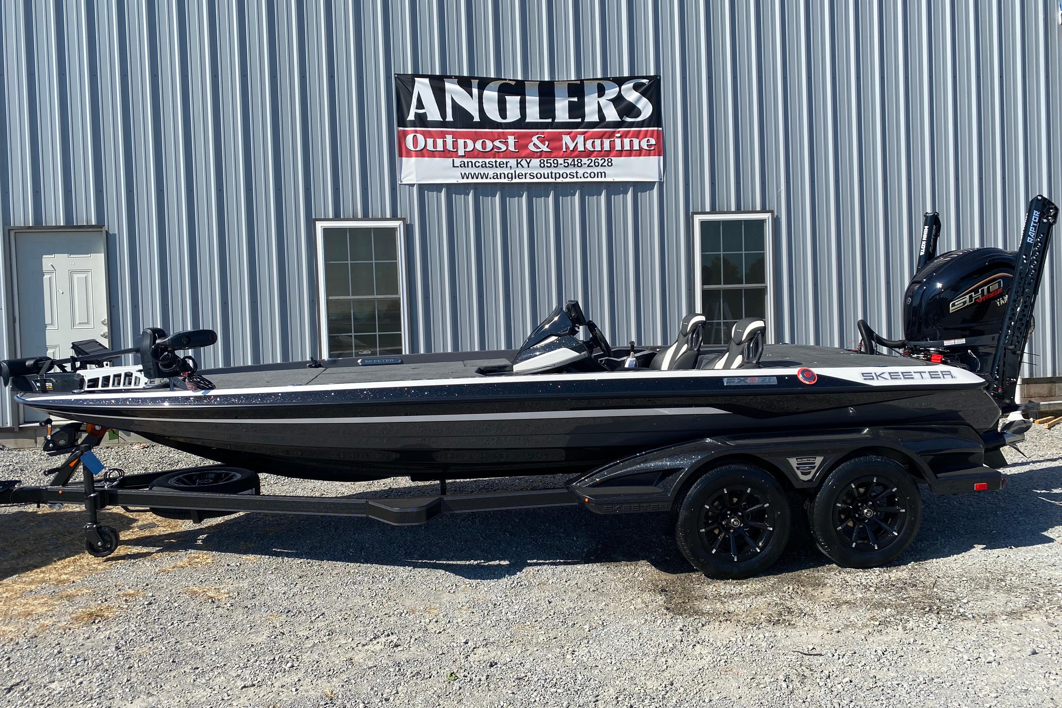 Skeeter FXR21 FLEX 2026 Skeeter FXR21 FLEX boat parked outside Angler's Outpost & Marine.