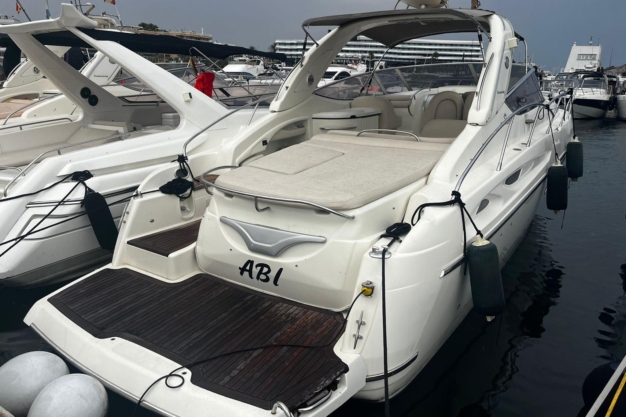 Cranchi Endurance 41 2007 Cranchi Endurance 41 yacht docked at marina, rear view.
