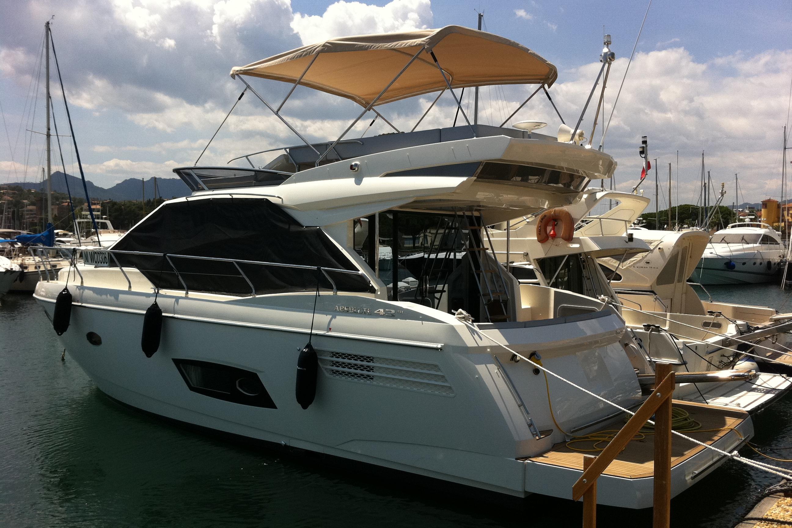 2011 Absolute 43 Fly
