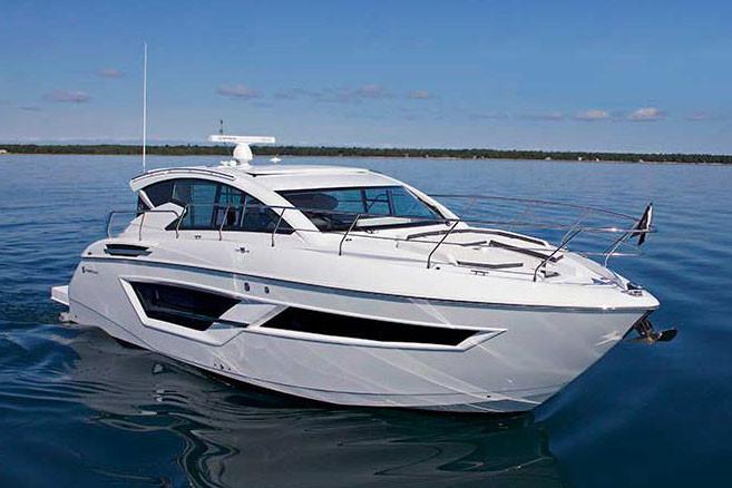 Cruisers Yachts Boat image