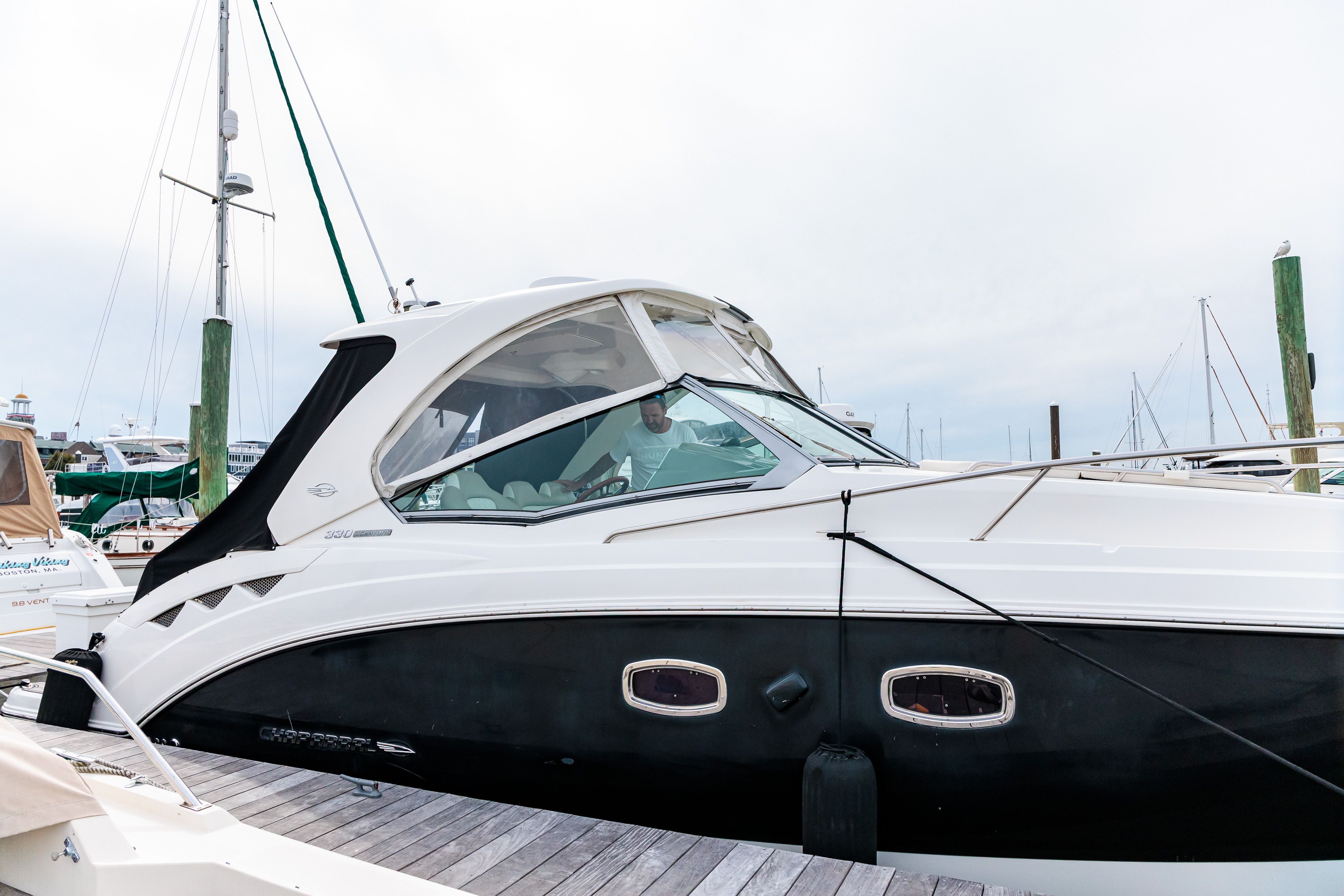 2011 Chaparral 330 Signature