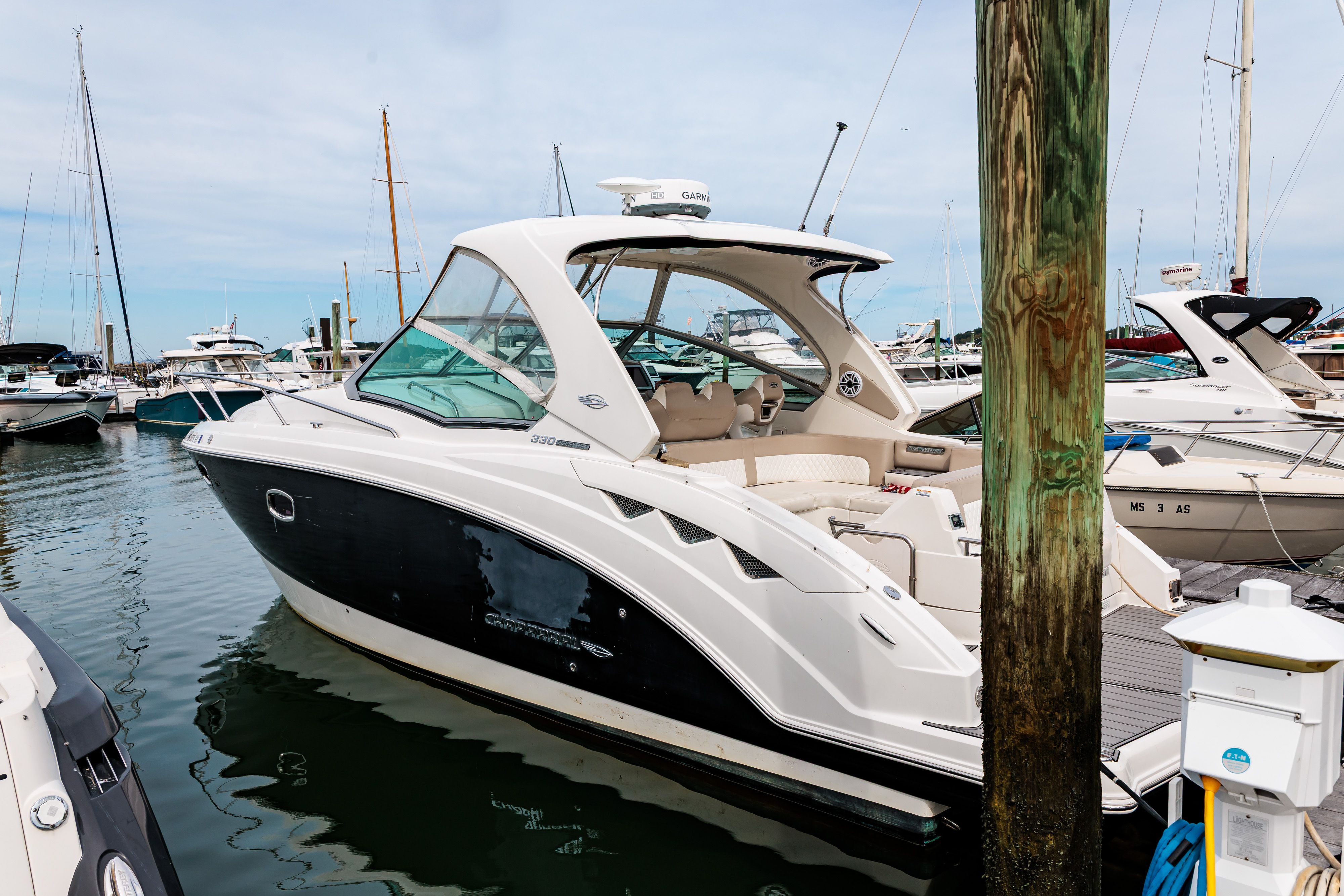 2011 Chaparral 330 Signature
