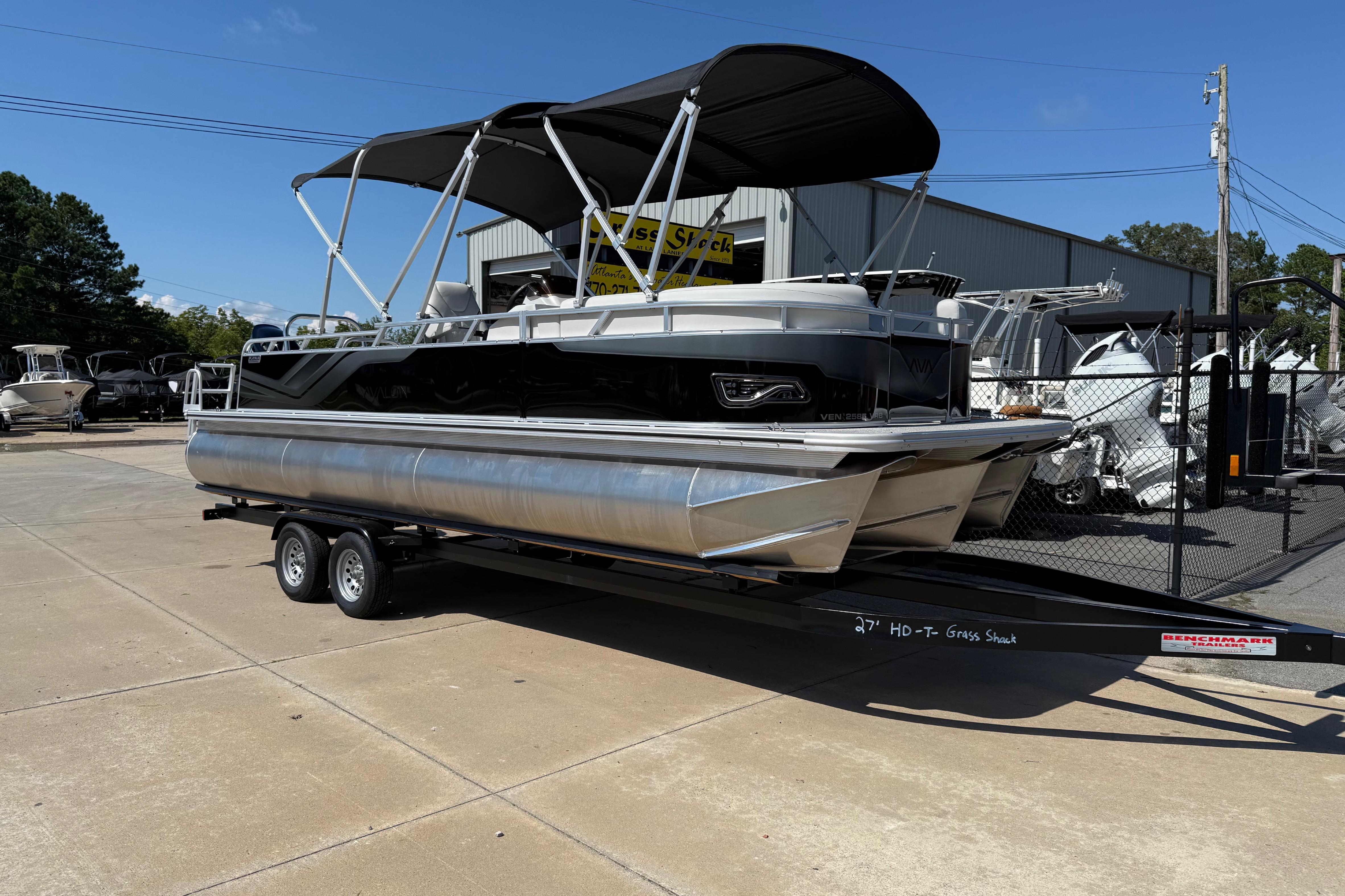 2026 Avalon Venture 85 Versatile rear Bench