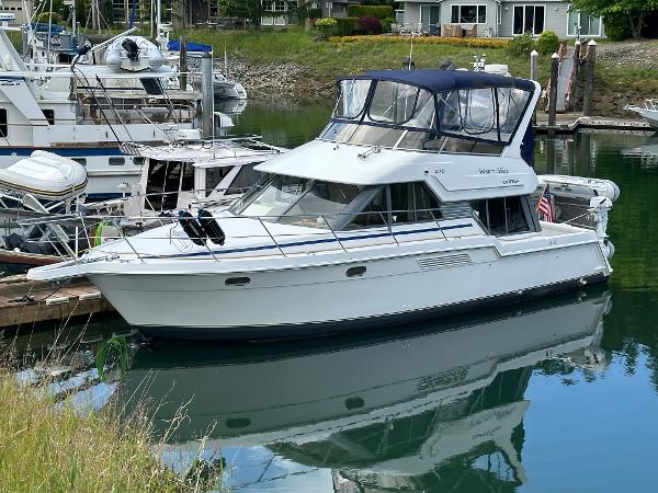 1996 Carver Voyager