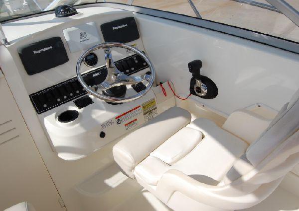 2011 Boston Whaler 235 Conquest
