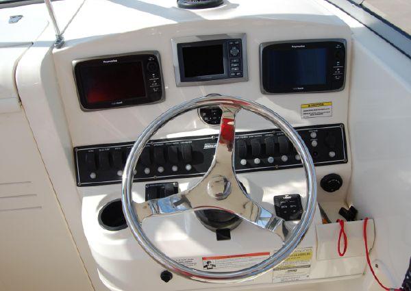 2011 Boston Whaler 235 Conquest
