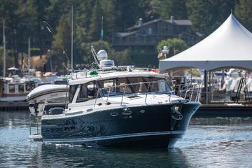 2026 Cutwater C-32 Coupe