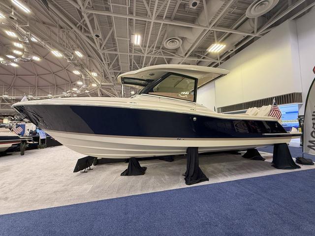Chris-Craft Calypso 32