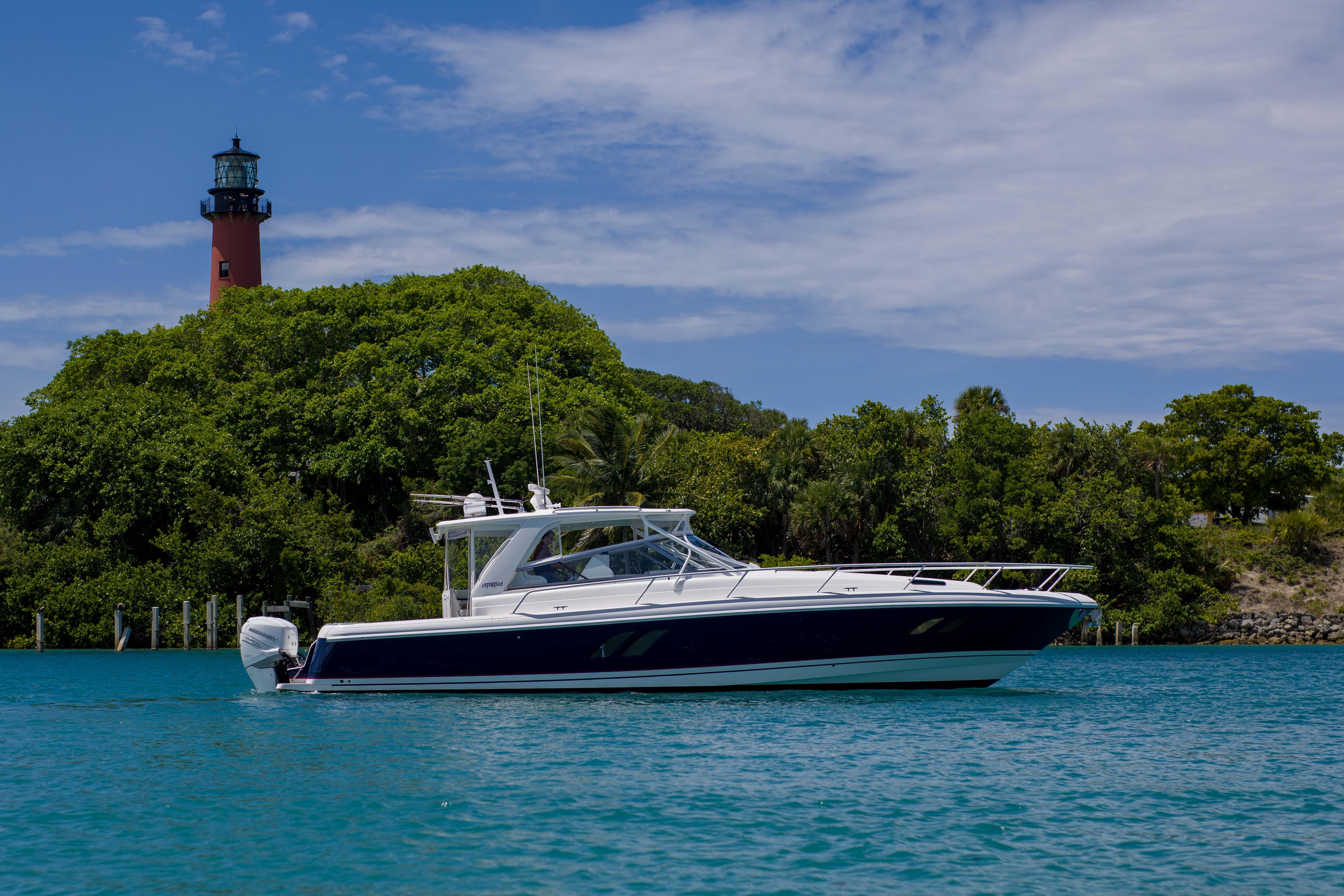 2013 Intrepid 475 Sport Yacht