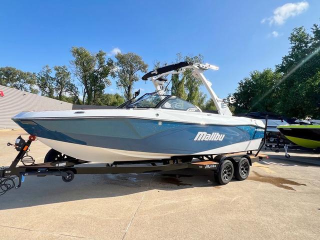 2025 Malibu 23 LSV