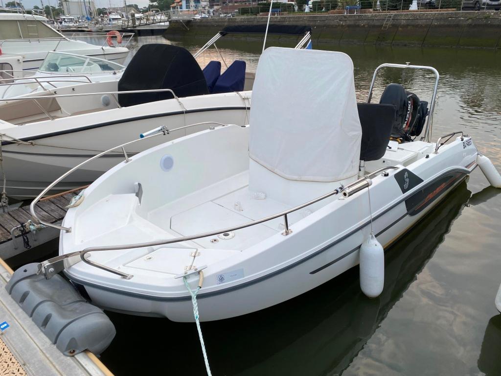 2015 Beneteau Flyer 5.5 spacedeck