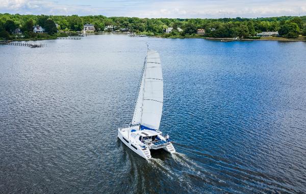 2009 Catana 42 OWNERS VERSION