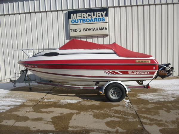 1990 Sunbird CORSICA 188 CUDDY CABIN