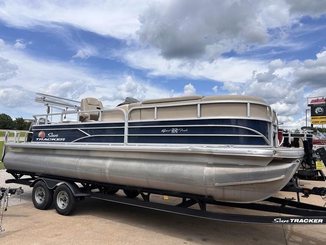 Sun Tracker SportFish™ 22 DLX