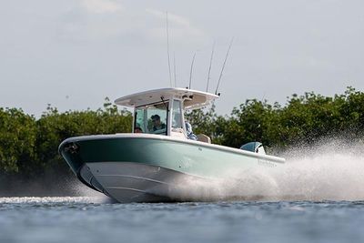 Everglades 273 Center Console Boat