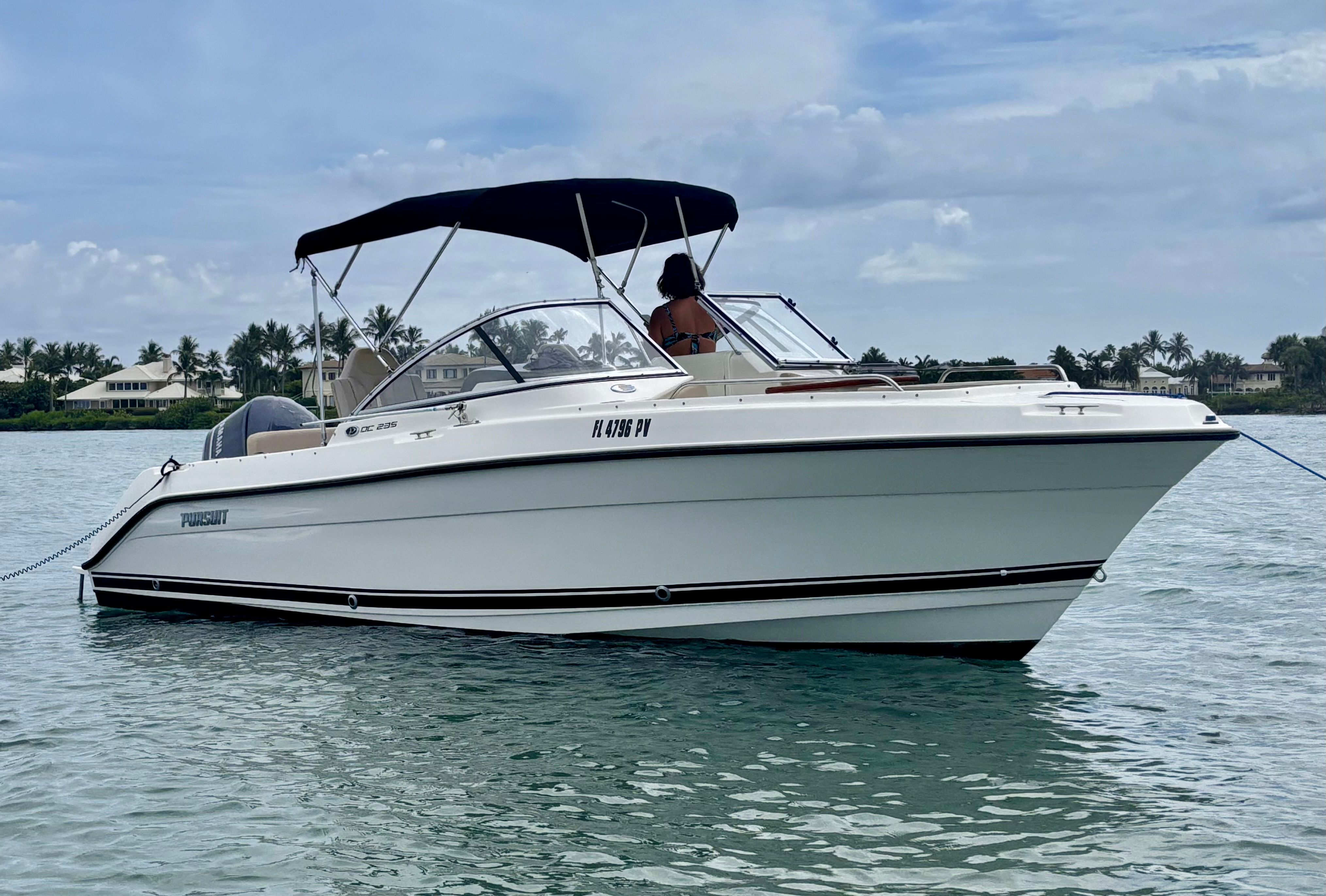 2015 Pursuit 235DC