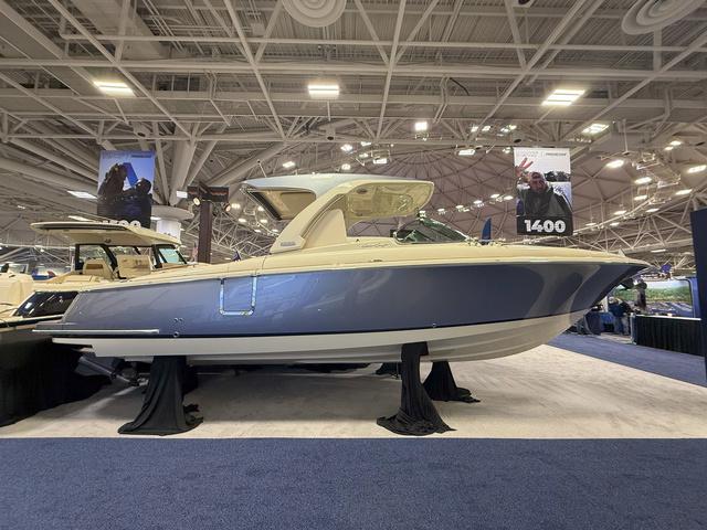2025 Chris-Craft Launch 31GT Surf