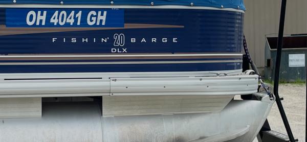 2012 Sun Tracker Pontoon 20’ DLX Fishing Barge
