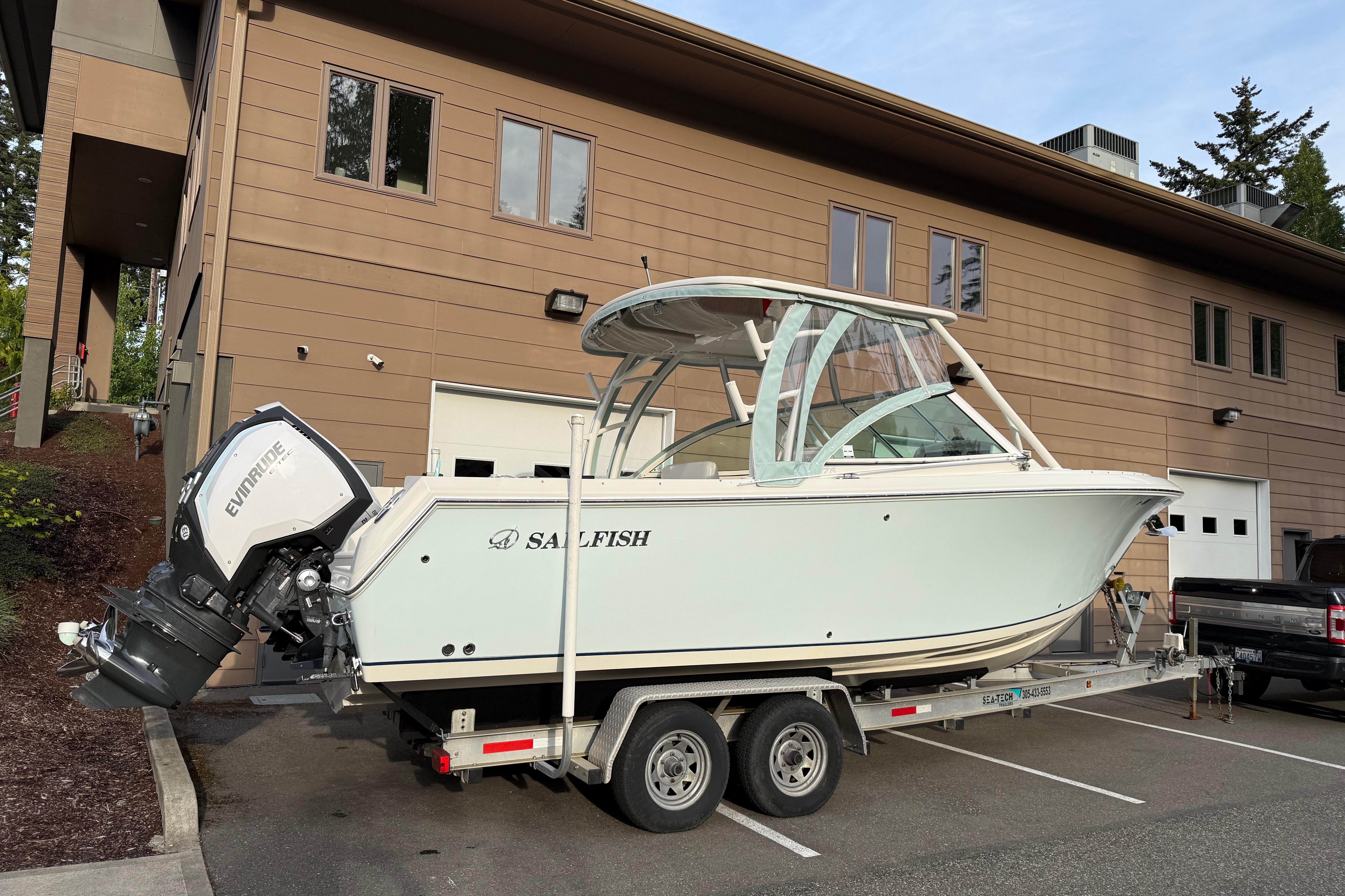 2015 Sailfish 275 DC