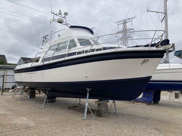 2001 Aquastar Ocean Ranger 38 Flybridge