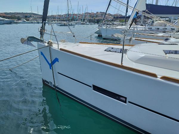 2018 Dufour 360