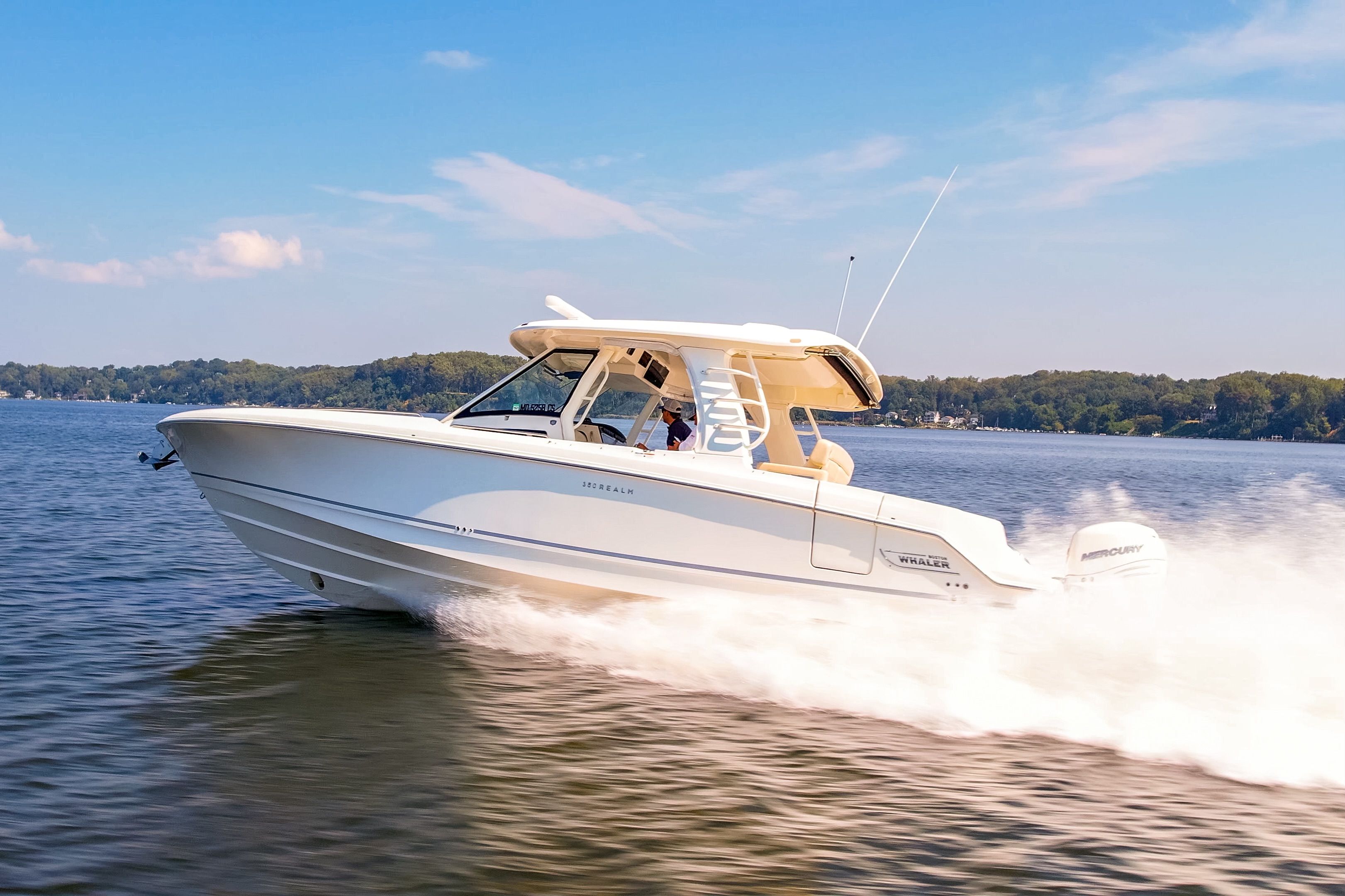 2018 Boston Whaler 350 Realm