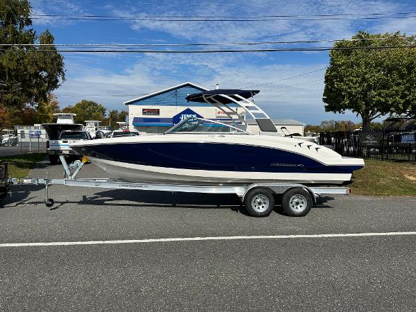 2025 Chaparral 23 SSi