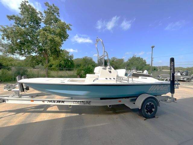 2025 Majek 18 M2