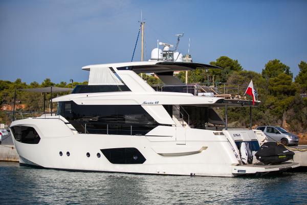 2021 Absolute Navetta 68