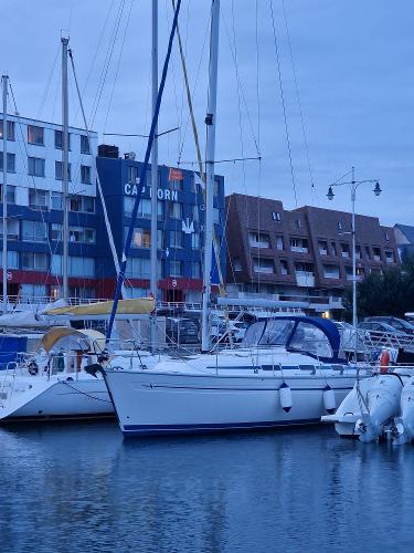 2000 Bavaria 37