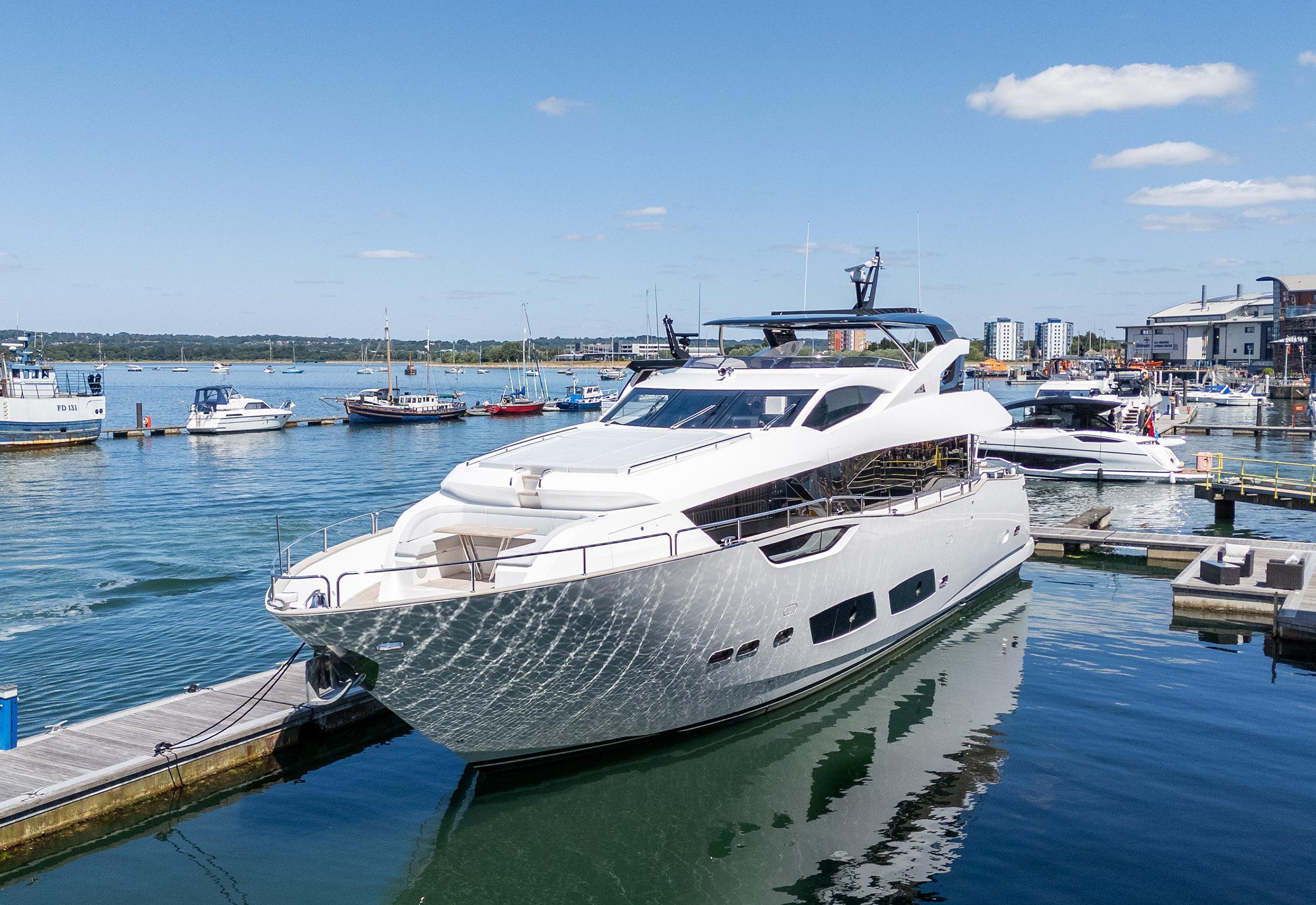 2025 Sunseeker 95 Yacht
