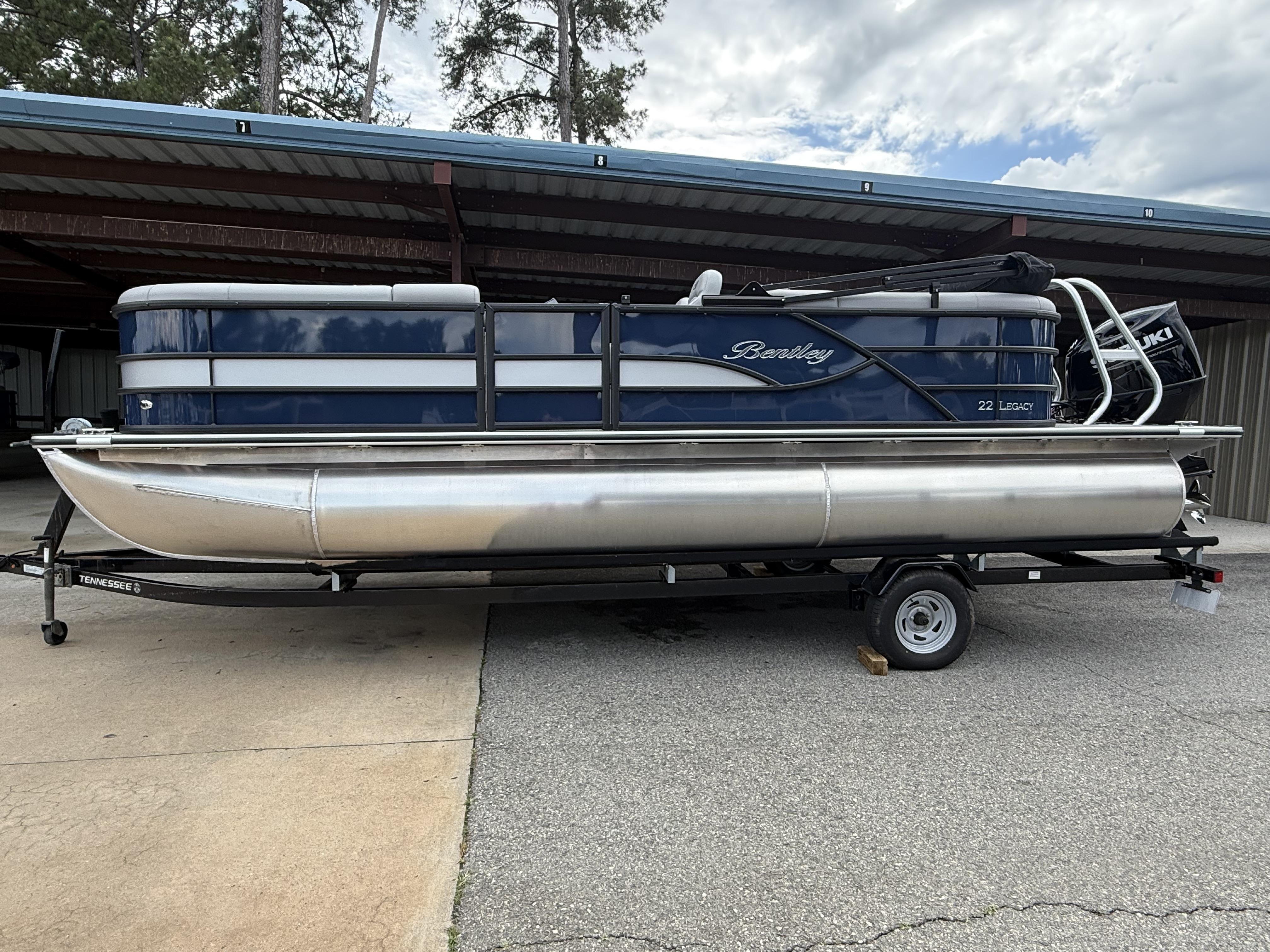 2025 Bentley Pontoons Legacy Navigator 223