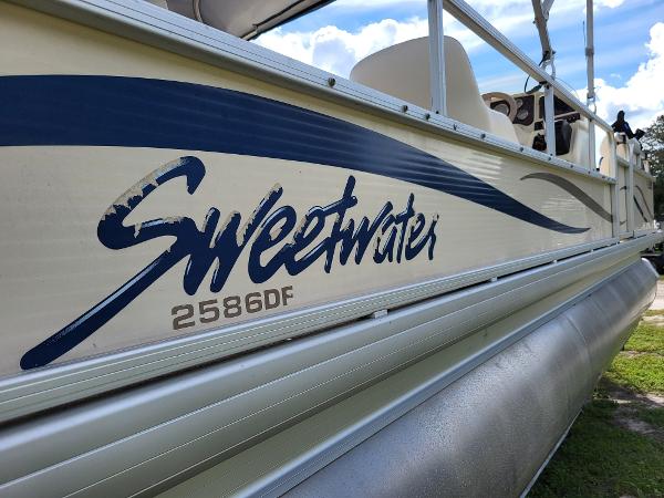 2006 Godfrey Sweetwater 2586DF