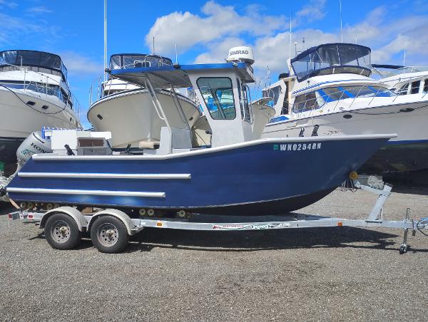 2010 Custom 22 Bay