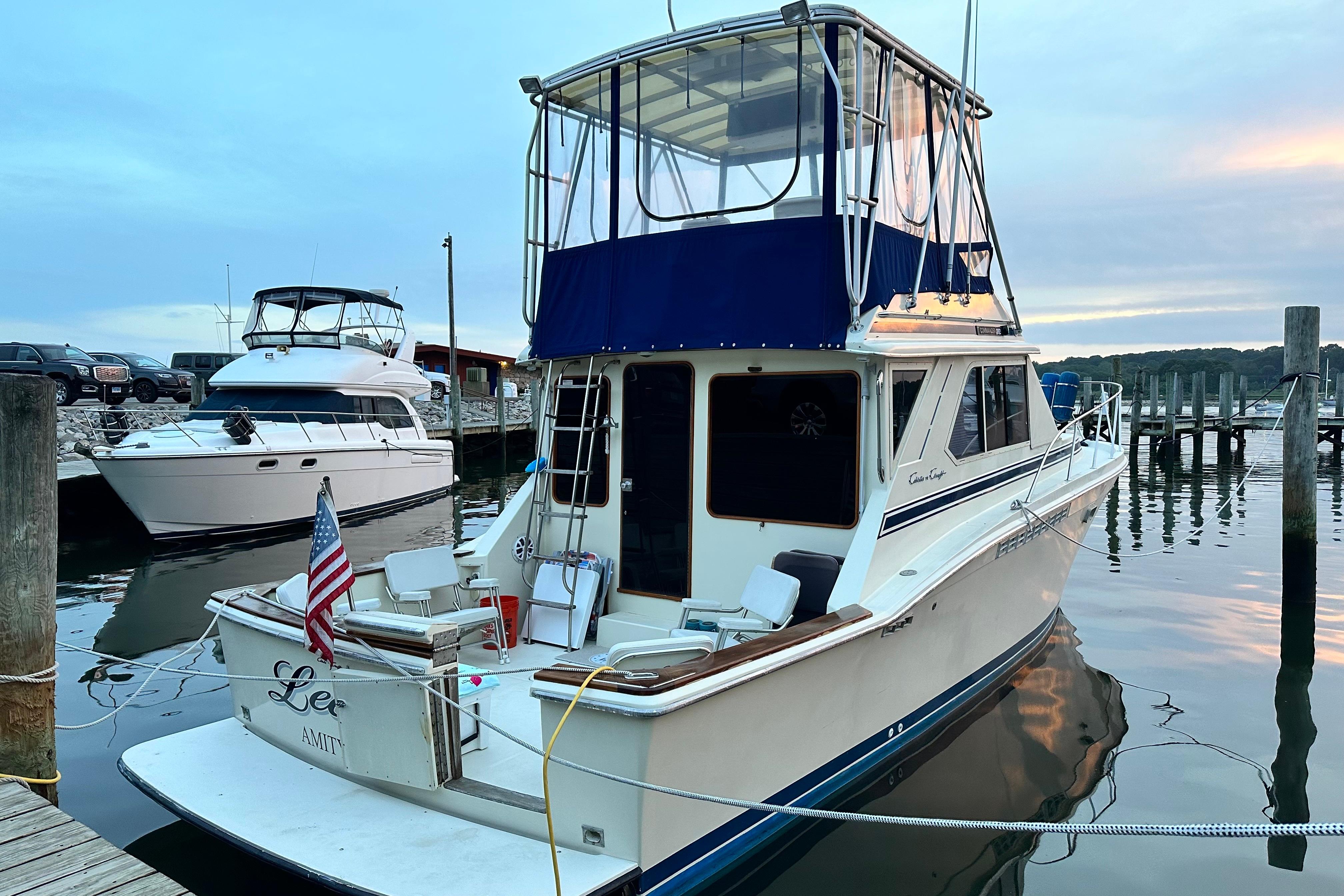 1987 Chris-Craft 392 Commander