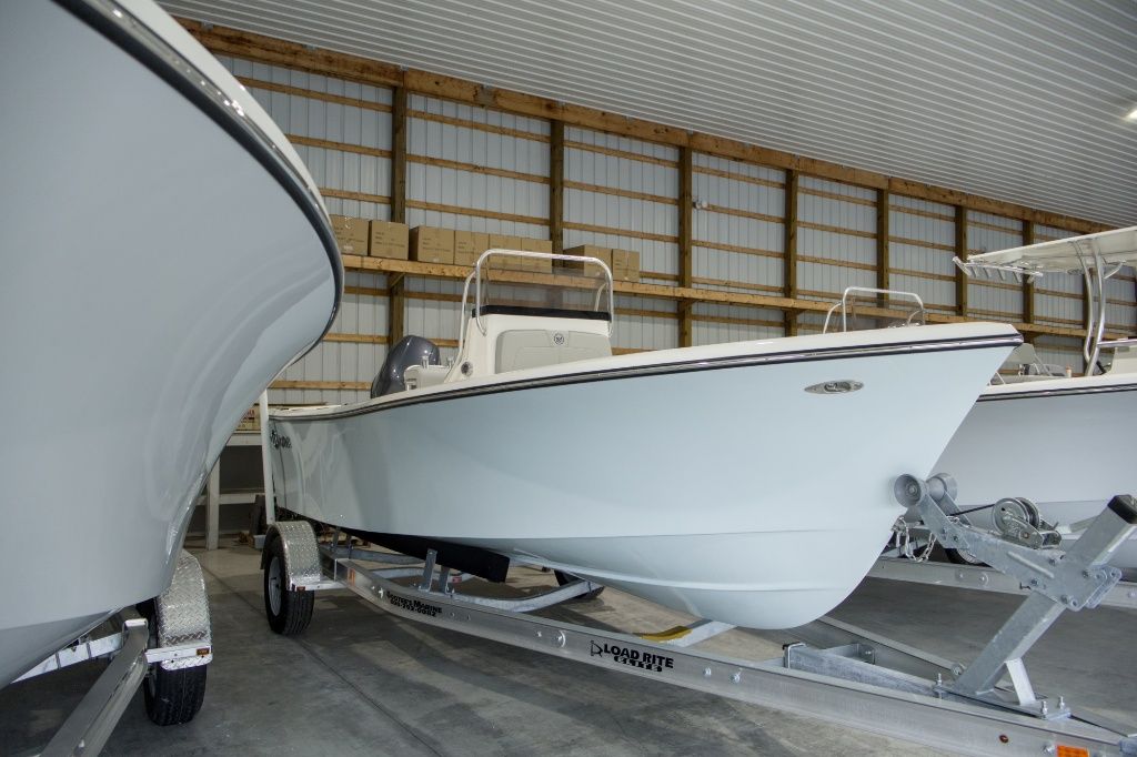 2025 May-Craft 1900 Center Console