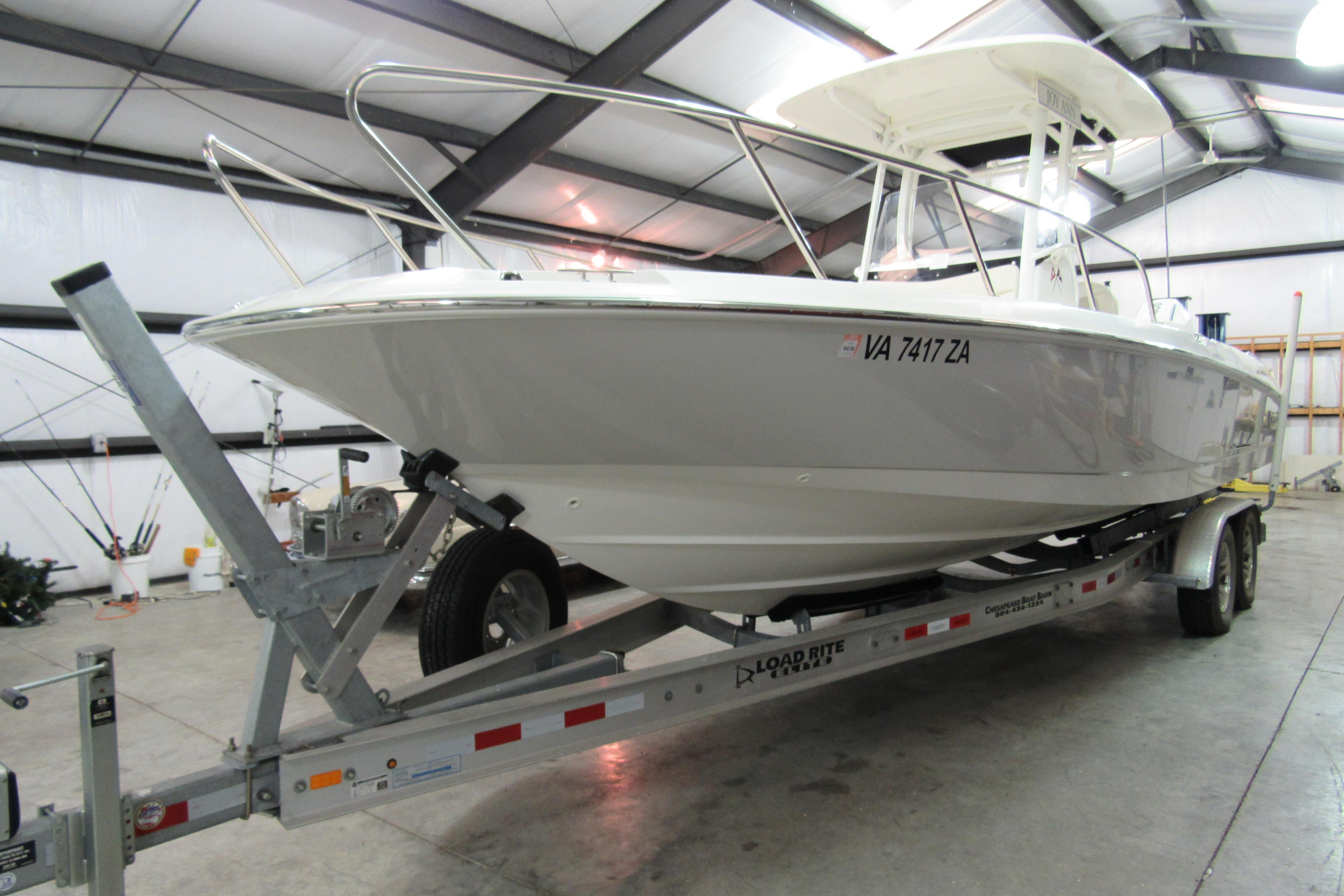 2019 Boston Whaler 270 Dauntless