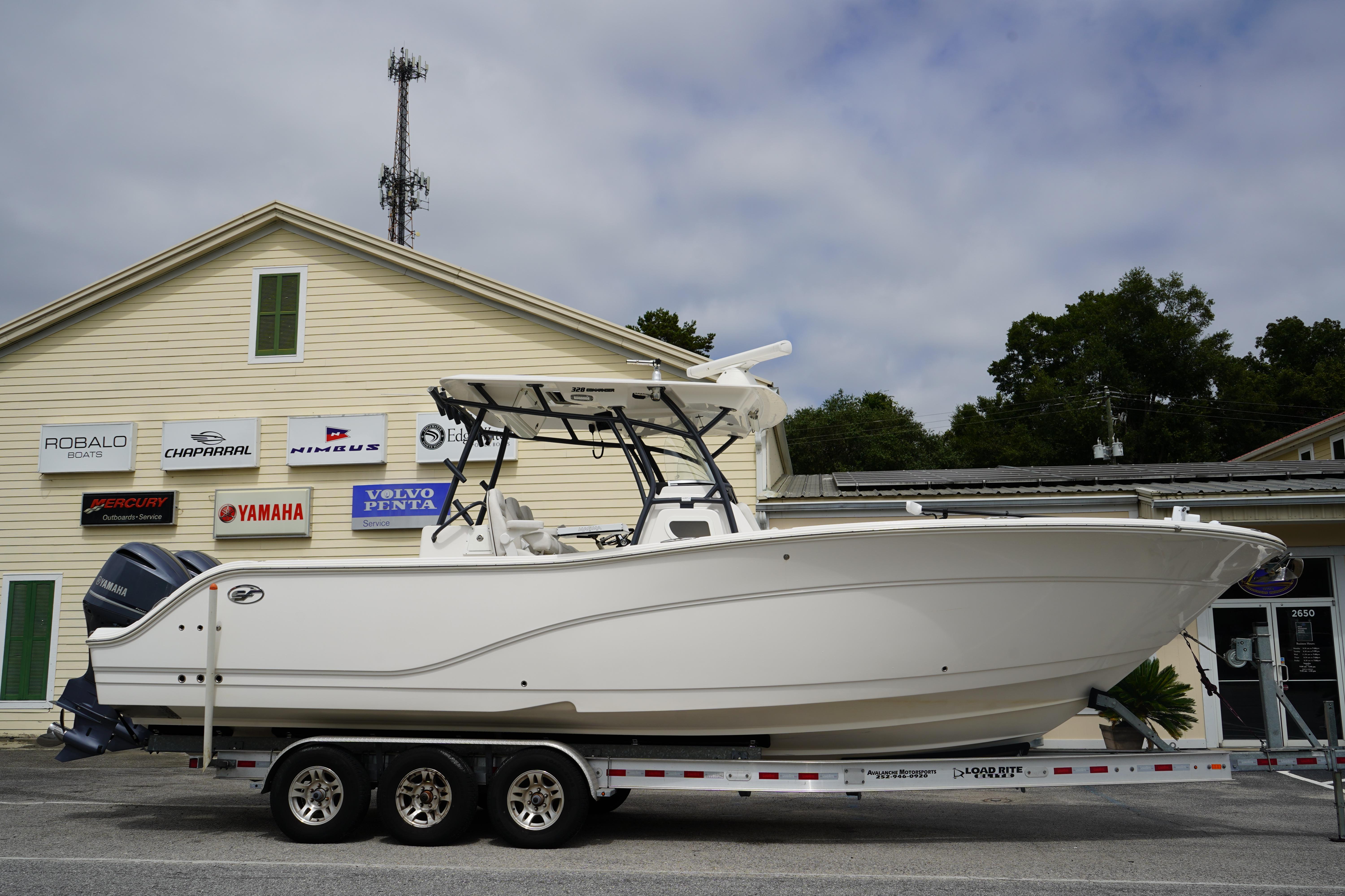 2020 Sea Fox 328 Commander