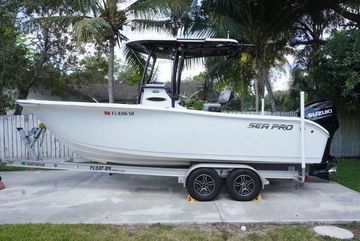 2021 Sea Pro 219 Center Console