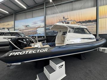 2025 Protector 310 Targa / EQUIPPED / V8 300 HP