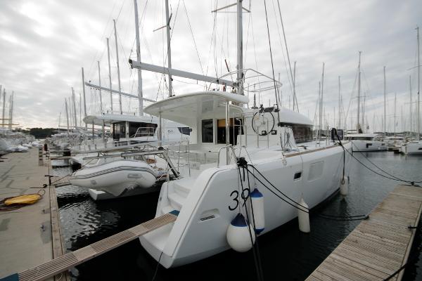2016 Lagoon 39