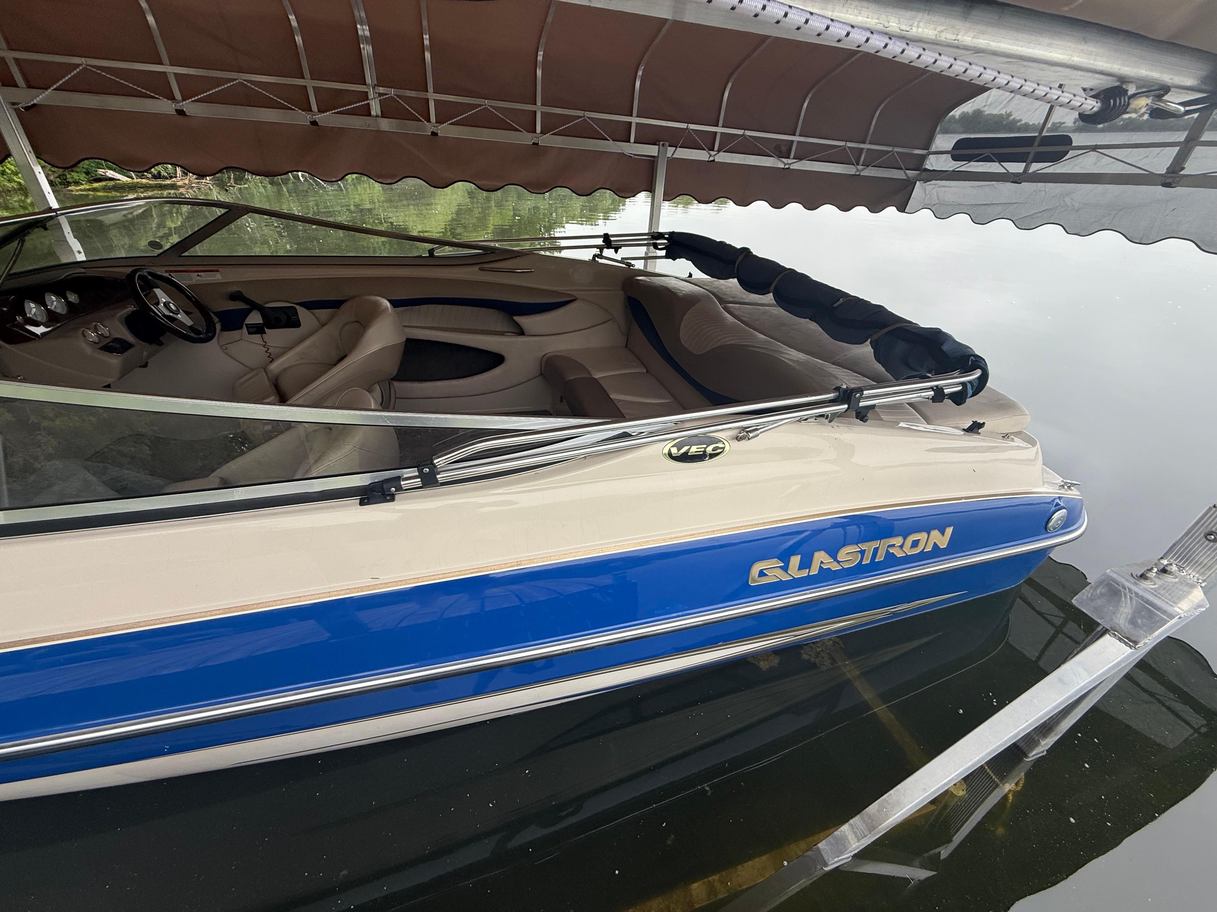 2004 Glastron GX 205