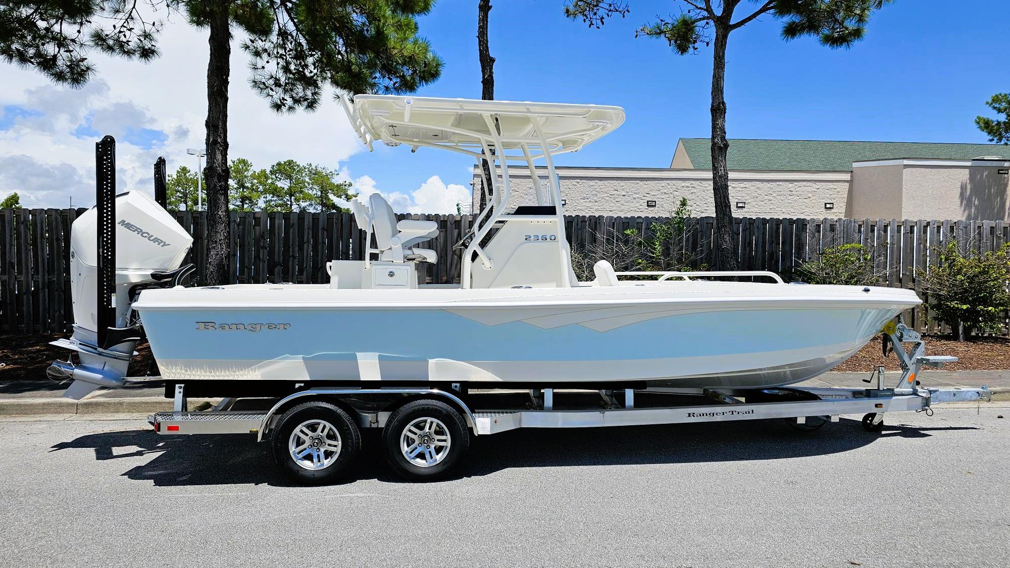 2025 Ranger 2360 Bay