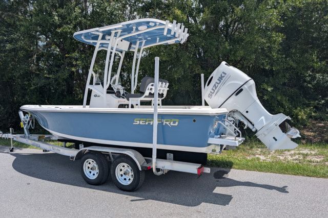 2026 Sea Pro 210 DLX BAY