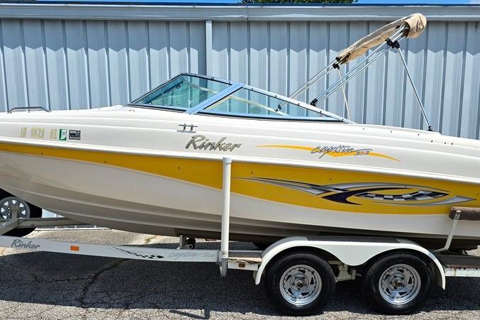 2002 Rinker 212 Captiva Bowrider