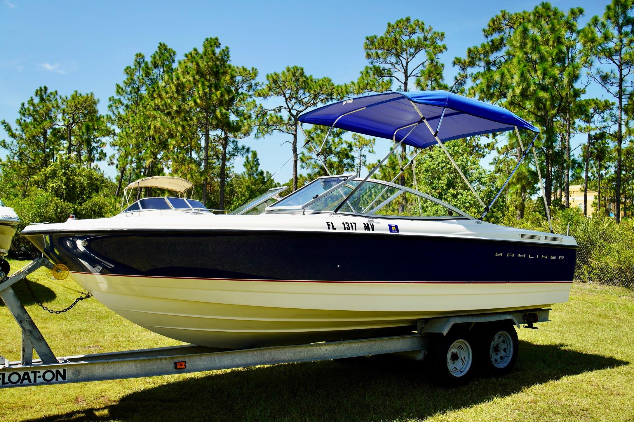 2005 Bayliner 215 Bowrider